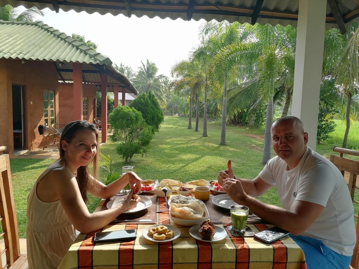 Hotel Wild Breeze Tissamaharama Esterno foto