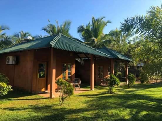Hotel Wild Breeze Tissamaharama Esterno foto